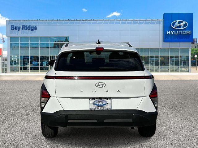 Used 2024 Hyundai Kona SE FWD image 5