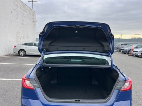 Used 2025 Toyota Camry LE image 31