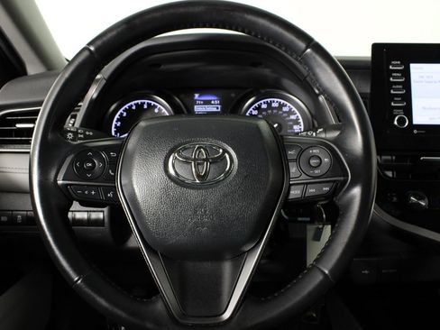 Used 2023 Toyota Camry SE image 8