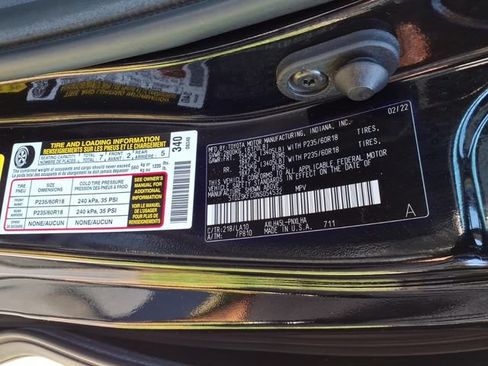 Certified 2022 Toyota Sienna Limited AWD/4WD image 31