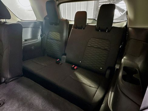 Used 2025 Nissan Pathfinder SV image 29