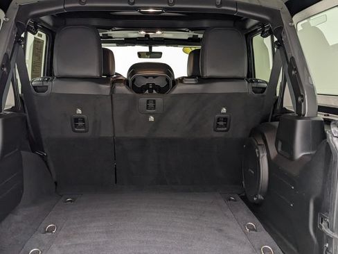 Used 2021 Jeep Wrangler Unlimited Sahara AWD/4WD image 7