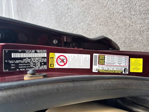 Used 2015 Toyota Highlander Limited w/ Driver Technology Package FWD image 24