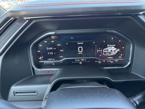 Used 2025 GMC Sierra 2500 AT4 AWD/4WD image 8