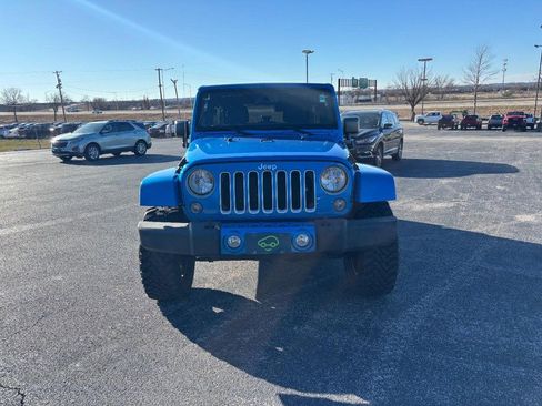 Used 2016 Jeep Wrangler Unlimited Sahara w/ Connectivity Group image 8