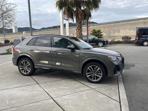 Used 2025 Audi Q3 2.0T Premium w/ Convenience Package image 5