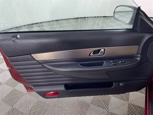 Used 2004 Ford Thunderbird image 13