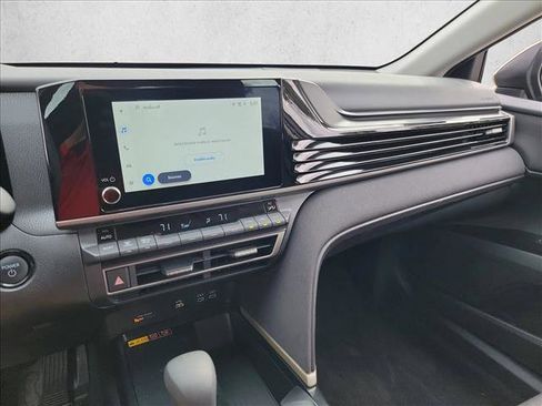 Used 2025 Toyota Camry LE image 22