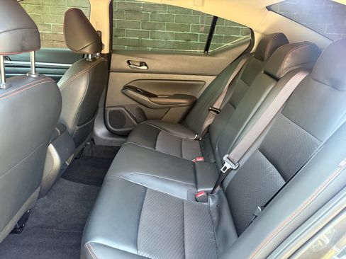 Used 2025 Nissan Altima 2.5 SR AWD/4WD image 16