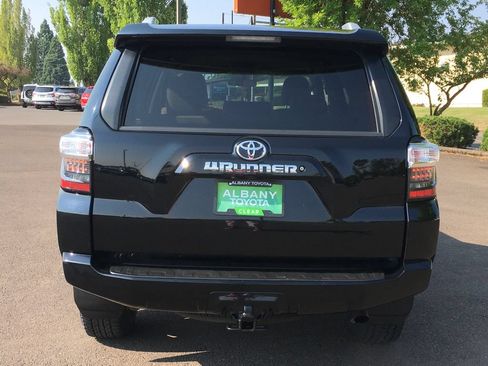 Used 2018 Toyota 4Runner SR5 AWD/4WD image 6