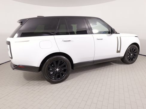 Used 2023 Land Rover Range Rover SE AWD/4WD image 12