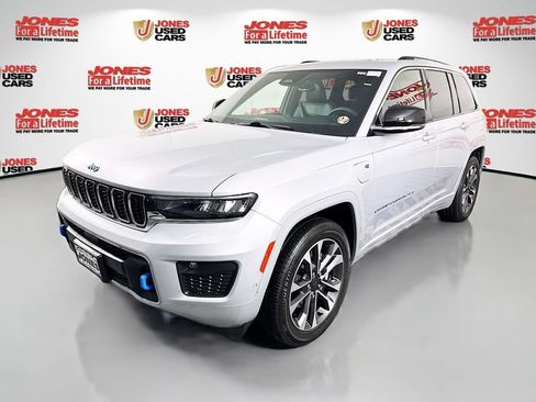 Used 2023 Jeep Grand Cherokee Overland AWD/4WD image 14