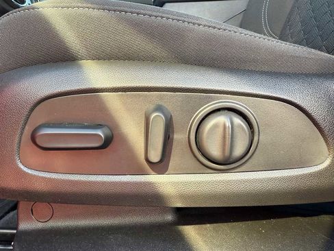 Used 2021 Chevrolet Blazer LT image 19