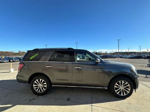 Used 2018 Ford Expedition Limited AWD/4WD image 3