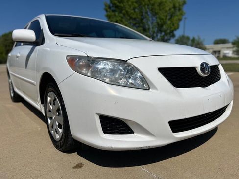 Used 2010 Toyota Corolla LE image 4