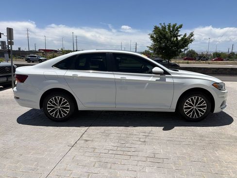 Used 2019 Volkswagen Jetta SE w/ Cold Weather Package FWD image 6