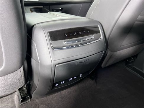 Used 2024 Cadillac Escalade ESV Premium Luxury w/ Performance Package image 22