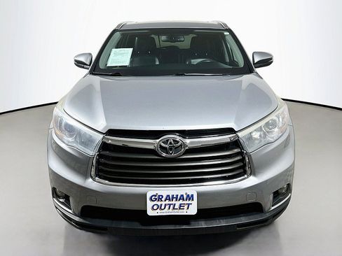 Used 2016 Toyota Highlander XLE AWD/4WD image 2