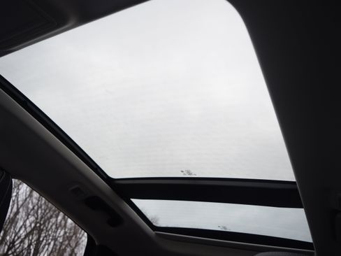 Used 2025 Ford Escape Platinum w/ Premium Technology Package image 17