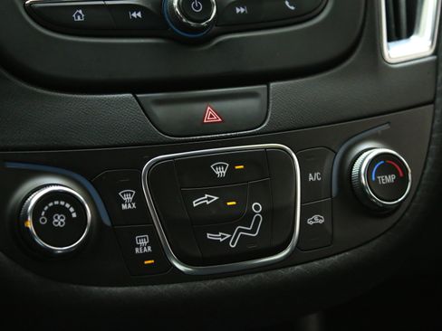 Used 2017 Chevrolet Malibu LT image 21