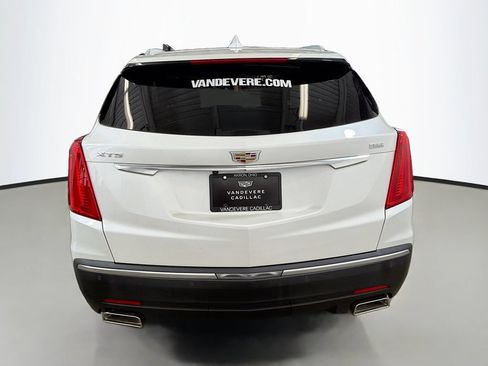 Used 2017 Cadillac XT5 Luxury w/ Driver Awareness Package FWD image 9