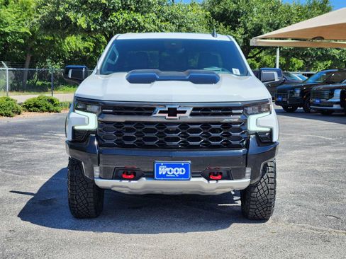Certified 2023 Chevrolet Silverado 1500 ZR2 w/ Technology Package AWD/4WD image 2