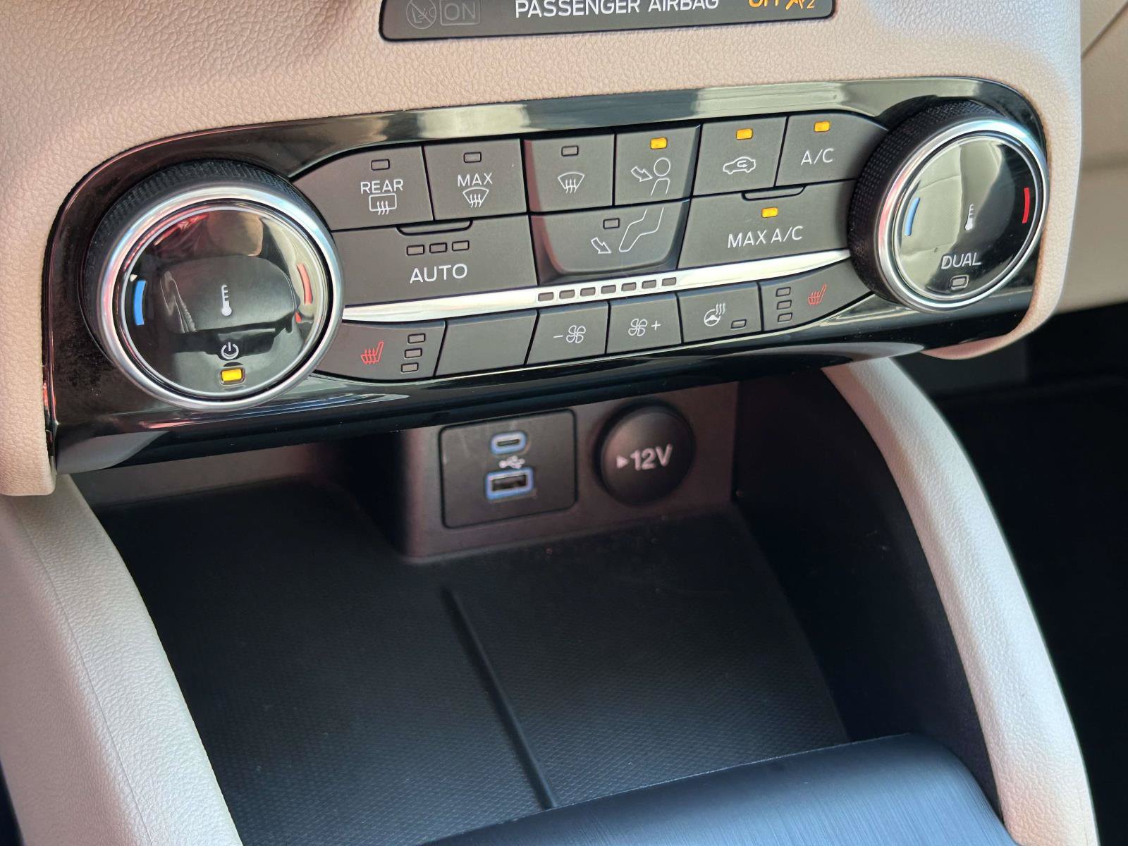 Used 2022 Ford Escape SEL AWD/4WD image 16