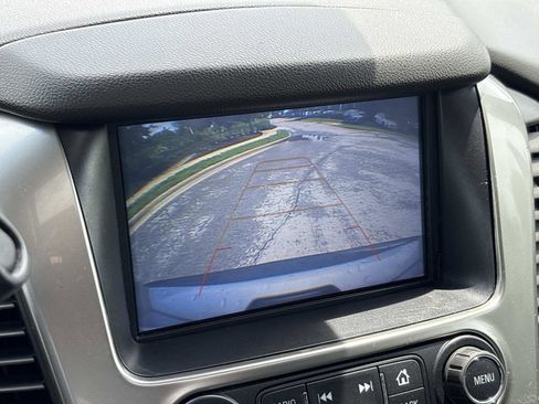 Used 2018 Chevrolet Suburban LT AWD/4WD image 23