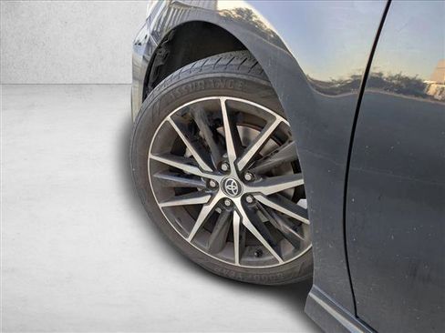 Used 2021 Toyota Camry SE image 7