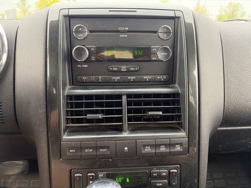 Used 2008 Ford Explorer Sport Trac Limited AWD/4WD image 12
