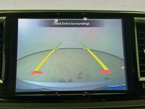 Used 2022 Chrysler Pacifica Touring-L FWD image 16