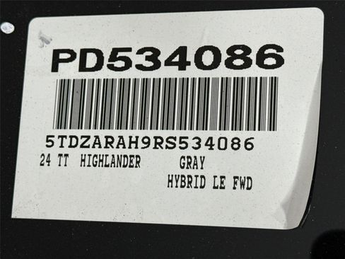 Used 2024 Toyota Highlander LE image 43