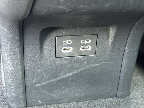 Used 2025 Toyota Prius LE FWD image 44