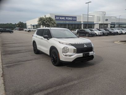 Used 2024 Mitsubishi Outlander SE Black Edition