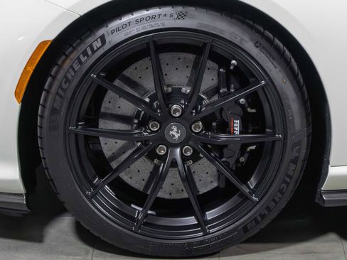Used 2021 Ferrari 812 GTS image 22