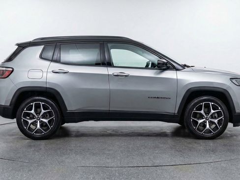 Used 2025 Jeep Compass Limited AWD/4WD image 11