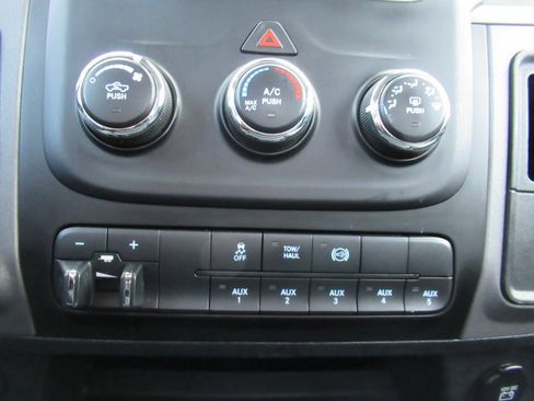 Used 2017 RAM 3500 Tradesman w/ Chrome Appearance Group image 21