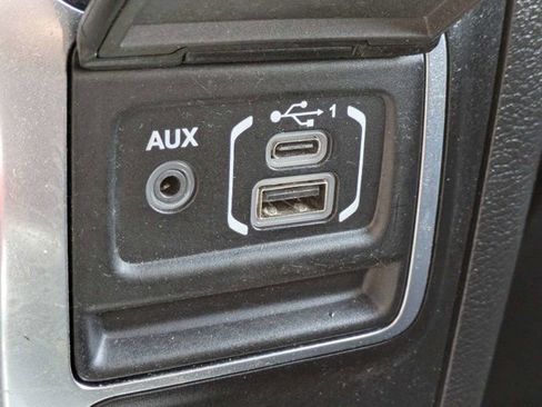 Used 2020 Jeep Wrangler Sport AWD/4WD image 24