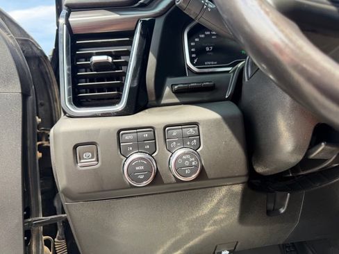 Used 2024 GMC Sierra 2500 Denali Ultimate AWD/4WD image 32