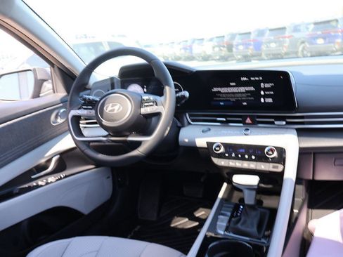 New 2026 Hyundai Elantra Limited image 18