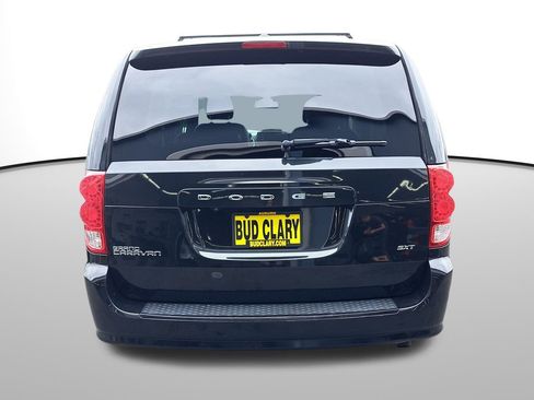 Used 2020 Dodge Grand Caravan SXT image 7