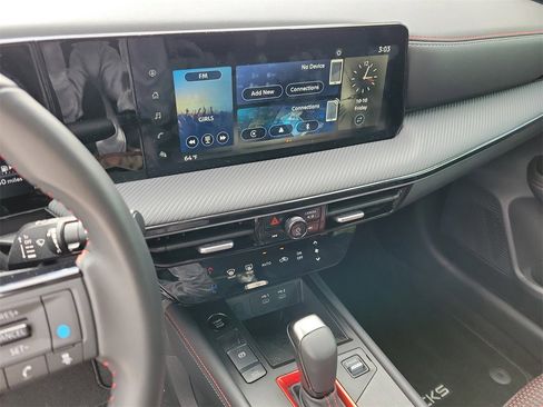 Used 2025 Nissan Kicks SR image 23