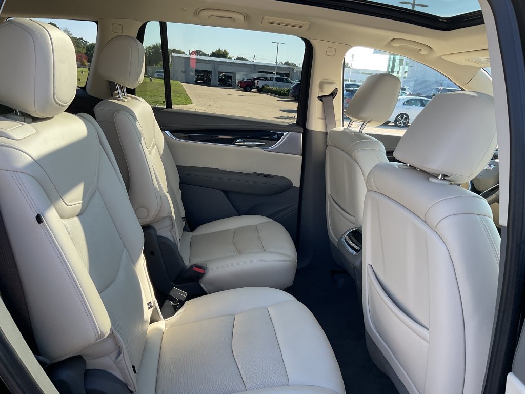 Used 2023 Cadillac XT6 Premium Luxury w/ LPO, Floor Liner Package AWD/4WD image 25