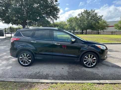 Used 2016 Ford Escape SE w/ SE Chrome Package image 6