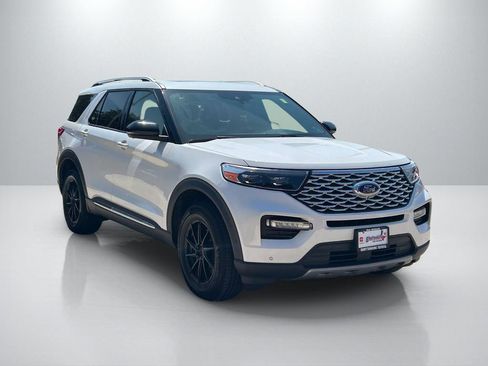 Used 2020 Ford Explorer Platinum w/ Premium Technology Package AWD/4WD image 3
