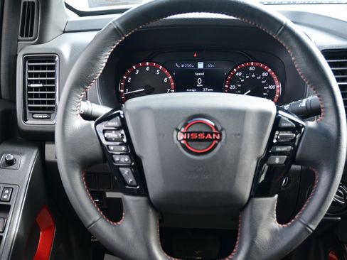 Used 2024 Nissan Frontier PRO-4X w/ Technology Package image 18