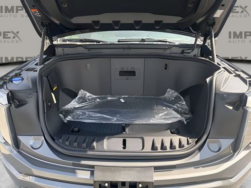 Used 2025 Ford F150 Lightning Platinum AWD/4WD image 37