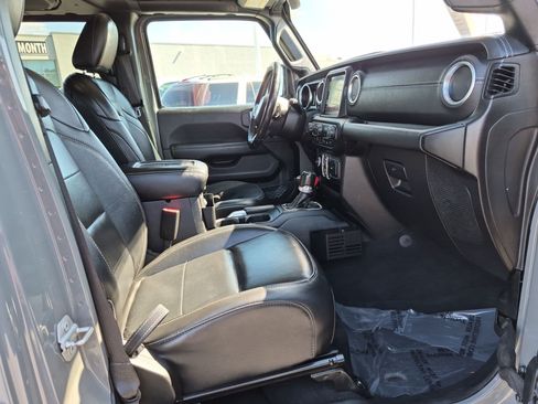 Used 2020 Jeep Gladiator Overland AWD/4WD image 31