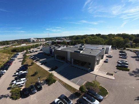 Used 2025 Jaguar F-PACE R-Dynamic S image 12