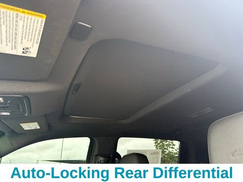 Used 2022 GMC Sierra 1500 AT4 w/ AT4 Premium Package image 25